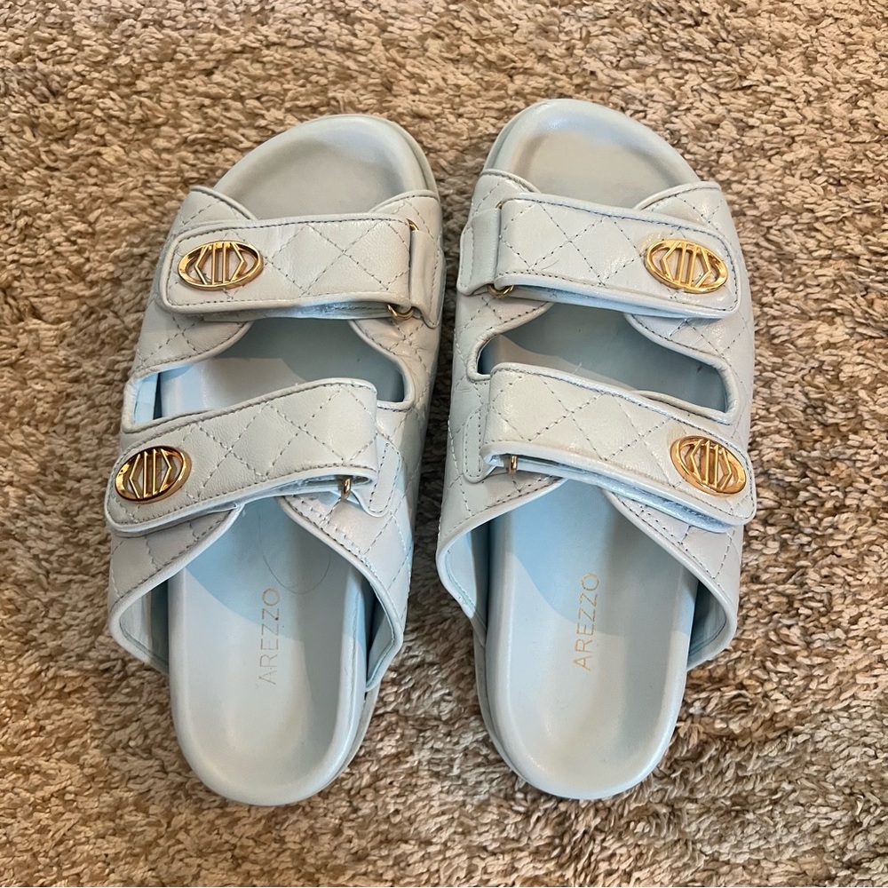 Arezzo Brazilian quilted blue trendy sandals gold hardware size 8